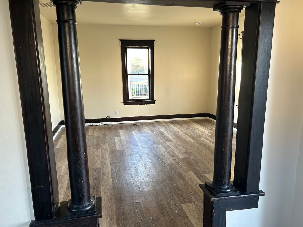 2520 E Diamond Ave - Photo 2 of 13