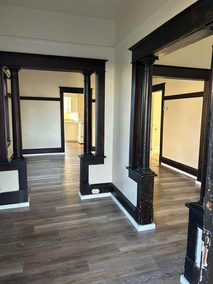 2520 E Diamond Ave - Photo 3 of 13