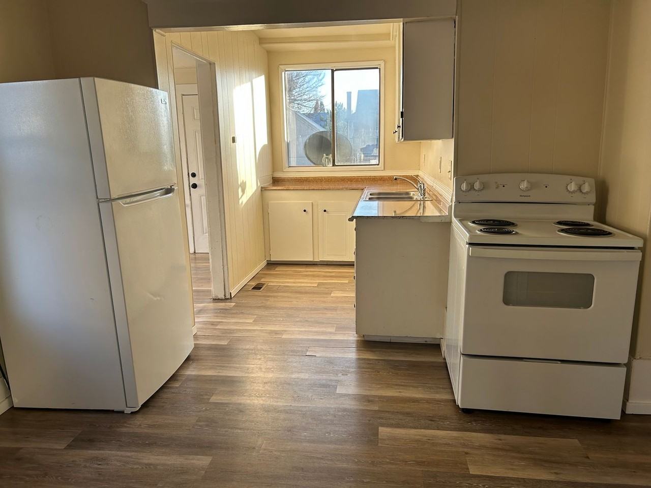 2520 E Diamond Ave - Photo 6 of 13