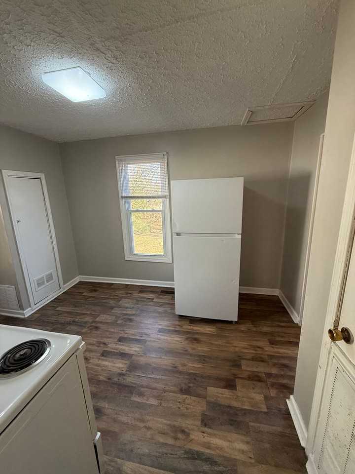 223 Sunset Ave - Photo 5 of 7