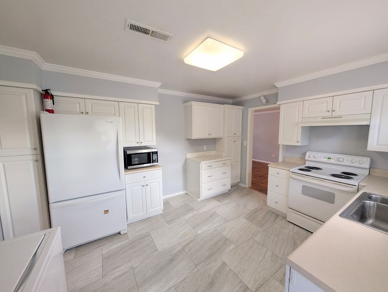 623 Mallard Lake Dr - Photo 5 of 29