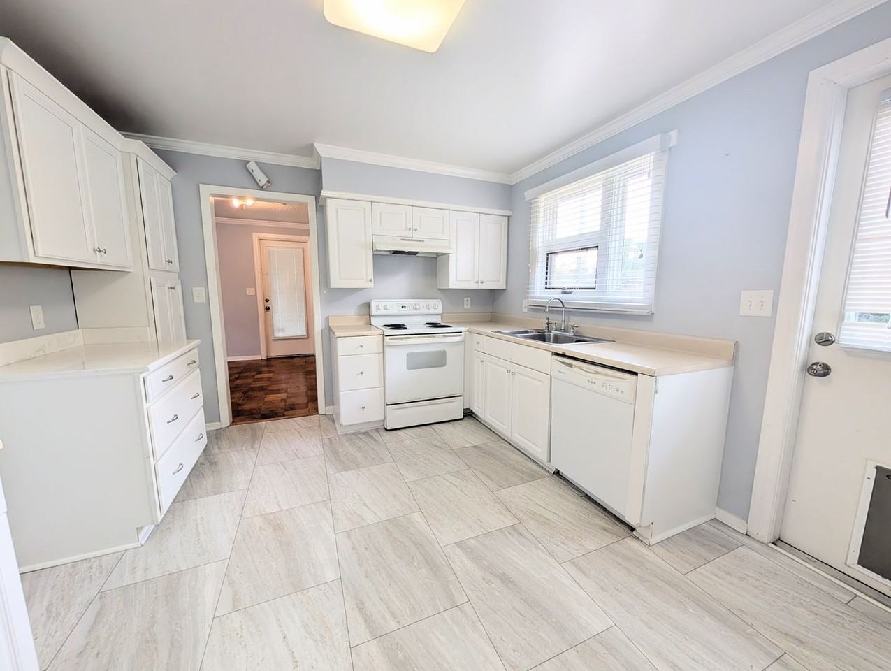 623 Mallard Lake Dr - Photo 6 of 29