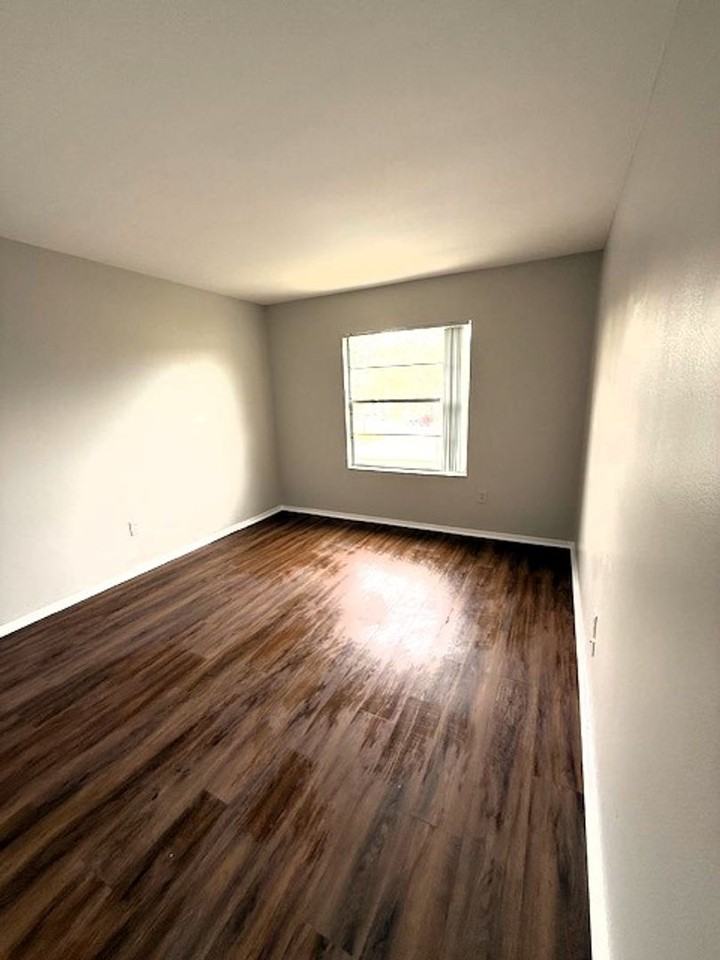 408 Banana Cay Dr #E - Photo 4 of 7