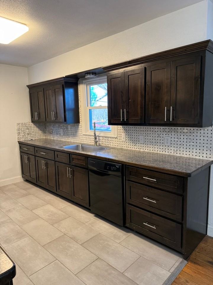 1311 New Hampshire Ave - Photo 5 of 18