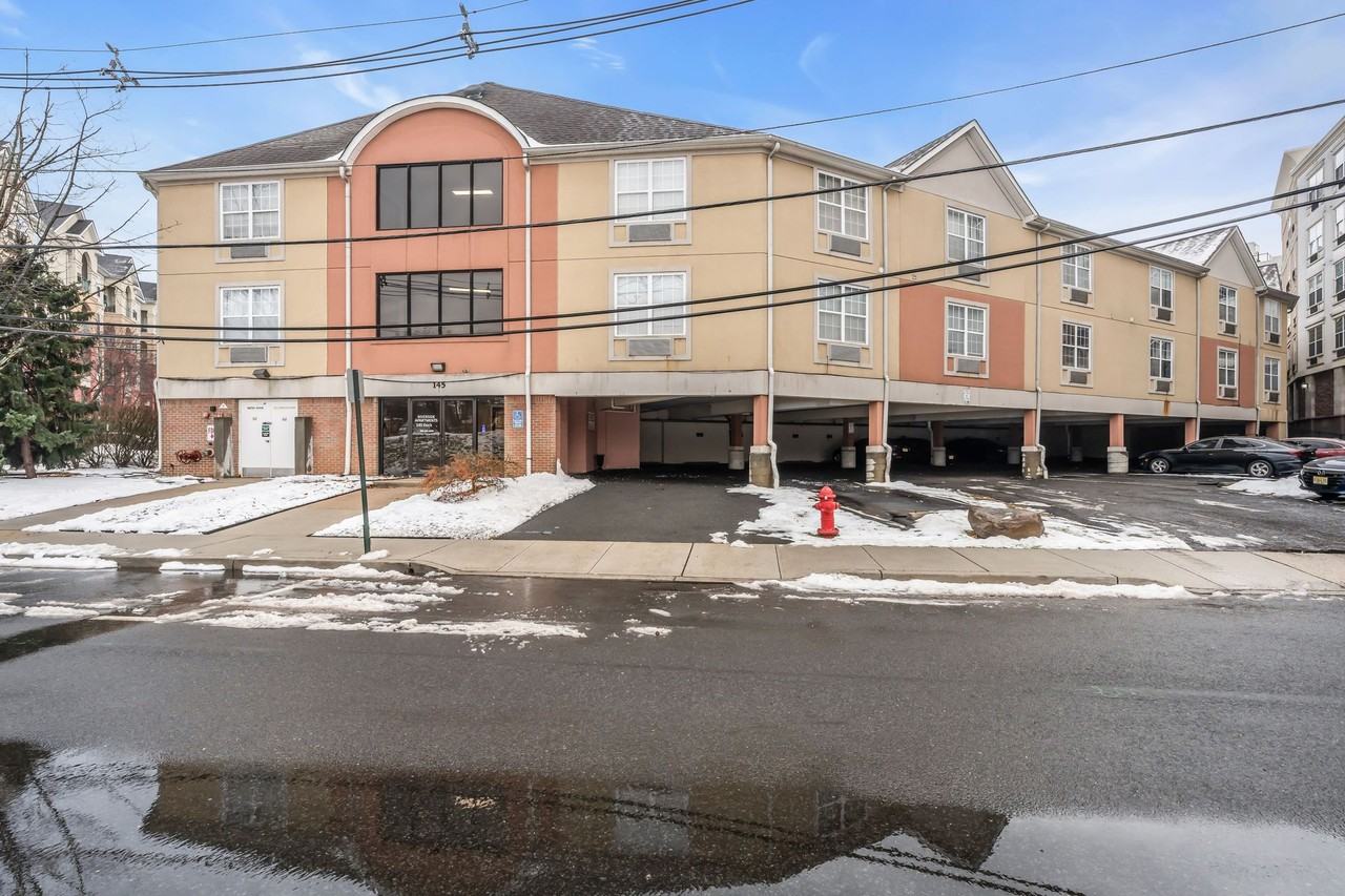 Riverside Apartments - Photo 6 of 18