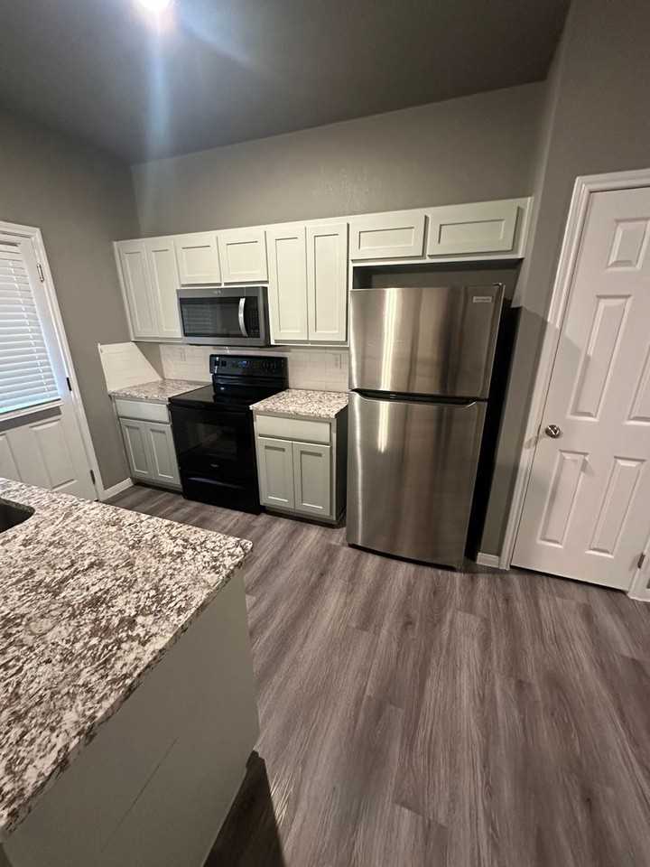 1405 Natchez Trl #A - Photo 2 of 19