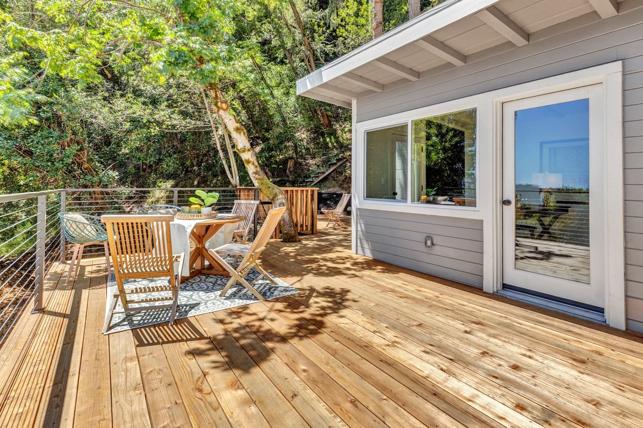 421 Rose Avenue - Photo 2 of 11