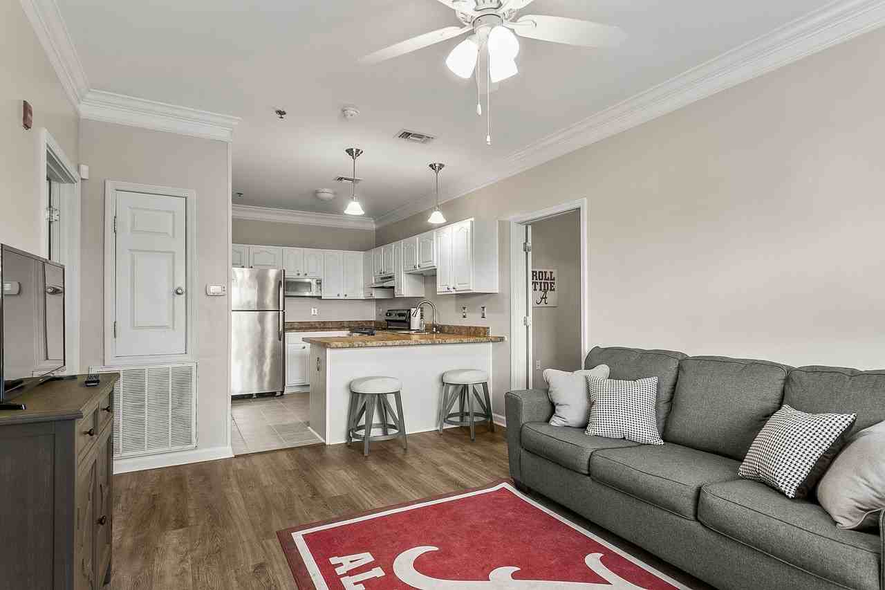 303 Helen Keller Blvd - Photo 6 of 32