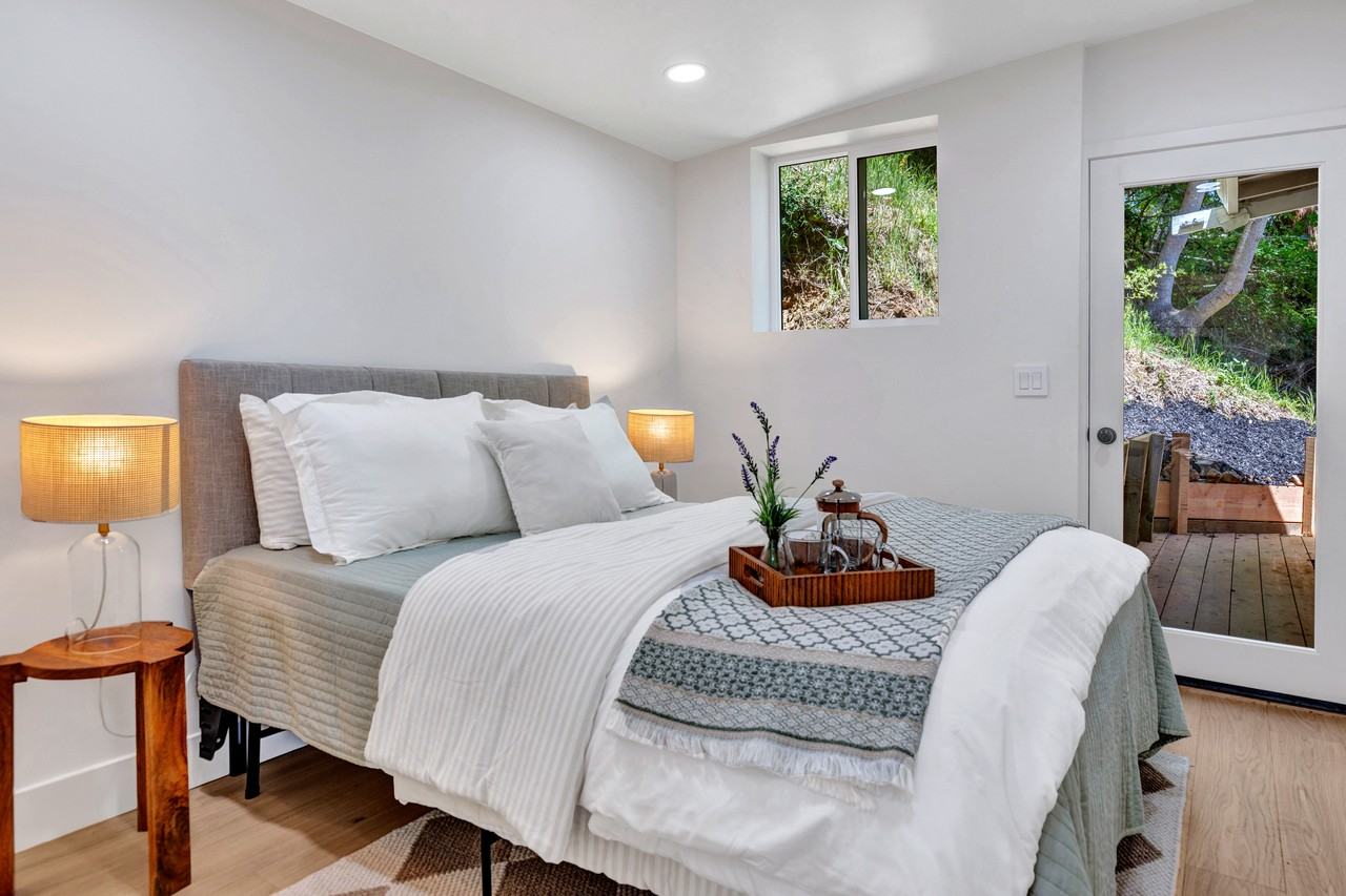 421 Rose Avenue - Photo 3 of 11