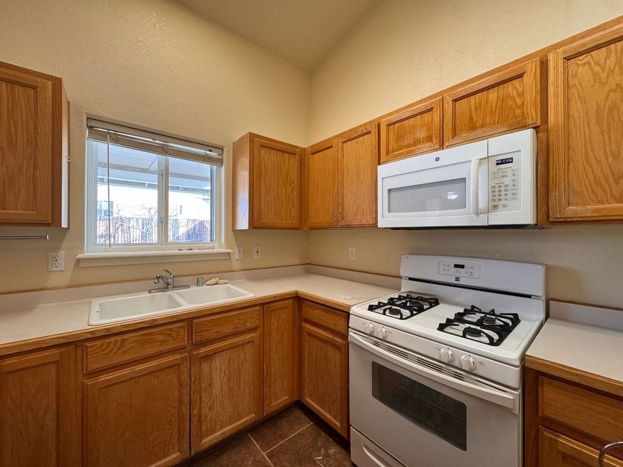 1245 Bunyan Rd - Photo 7 of 16