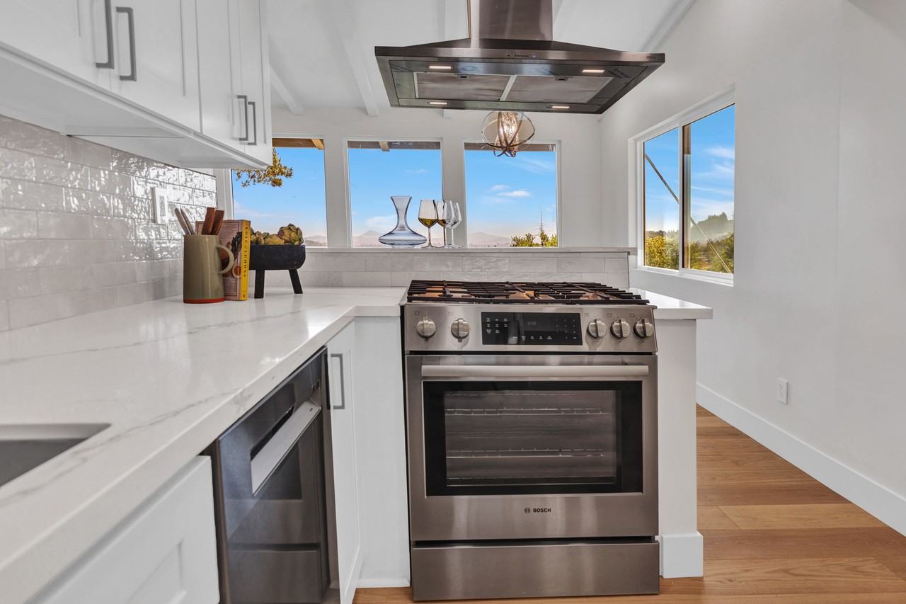 421 Rose Avenue - Photo 4 of 11