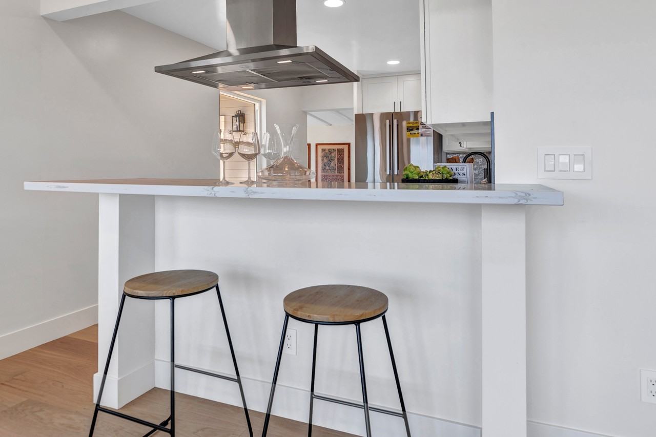 421 Rose Avenue - Photo 6 of 11