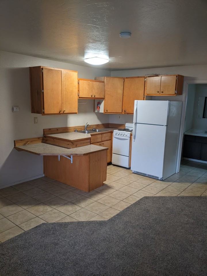 200 Connell - Photo 2 of 17