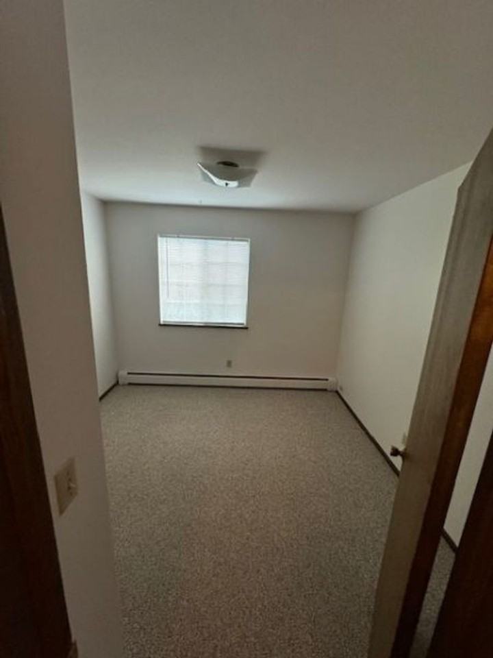 445 W Grand Ave - Photo 4 of 7