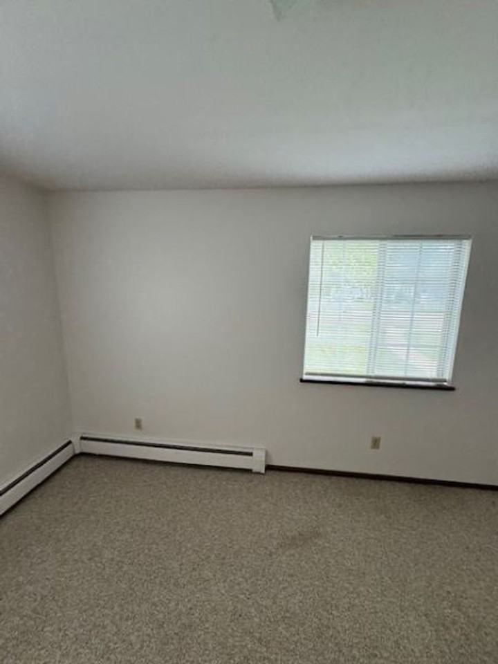 445 W Grand Ave - Photo 7 of 7