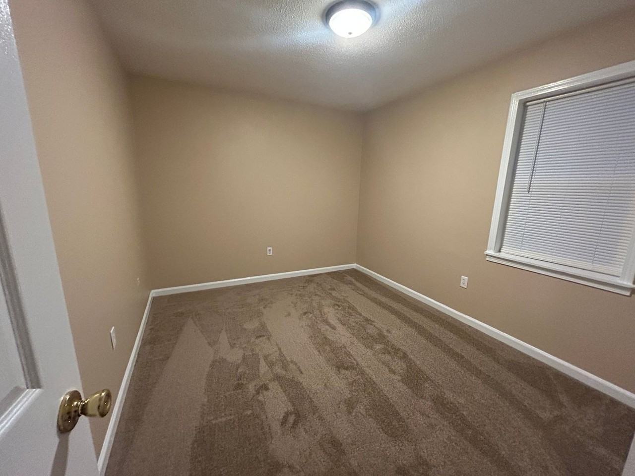 250 N Washington Ave #18 - Photo 6 of 8