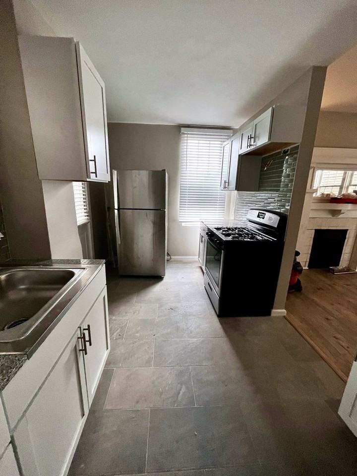 1610 Westmont Ave - Photo 5 of 16