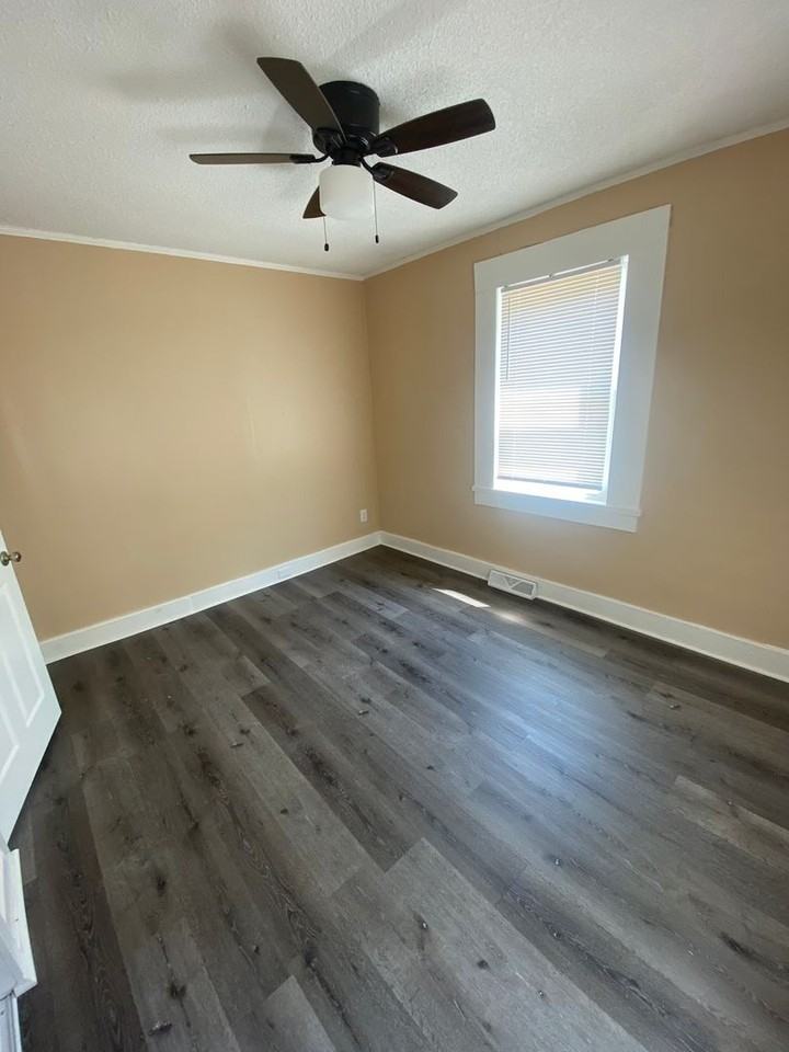 Mobley - Photo 3 of 32