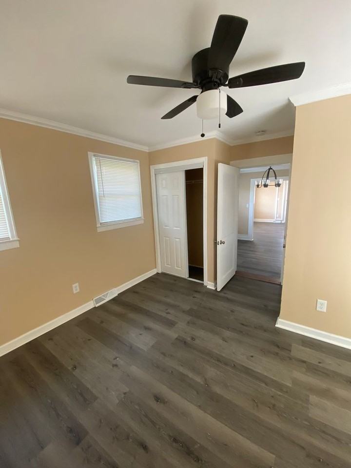 Mobley - Photo 4 of 32