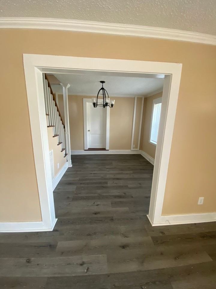 Mobley - Photo 6 of 32