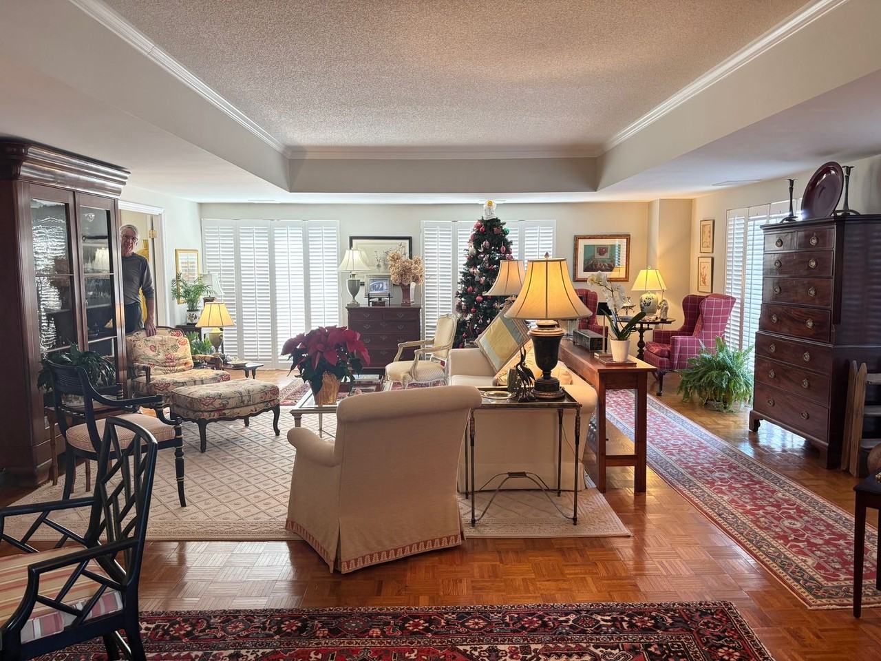 1829 Senate St - Photo 4 of 30