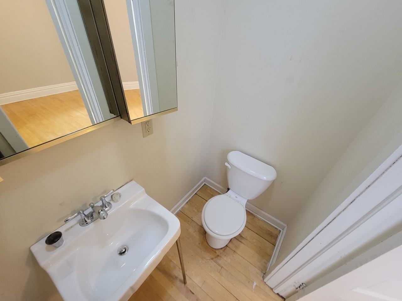 1823 E 6th St - Photo 4 of 26