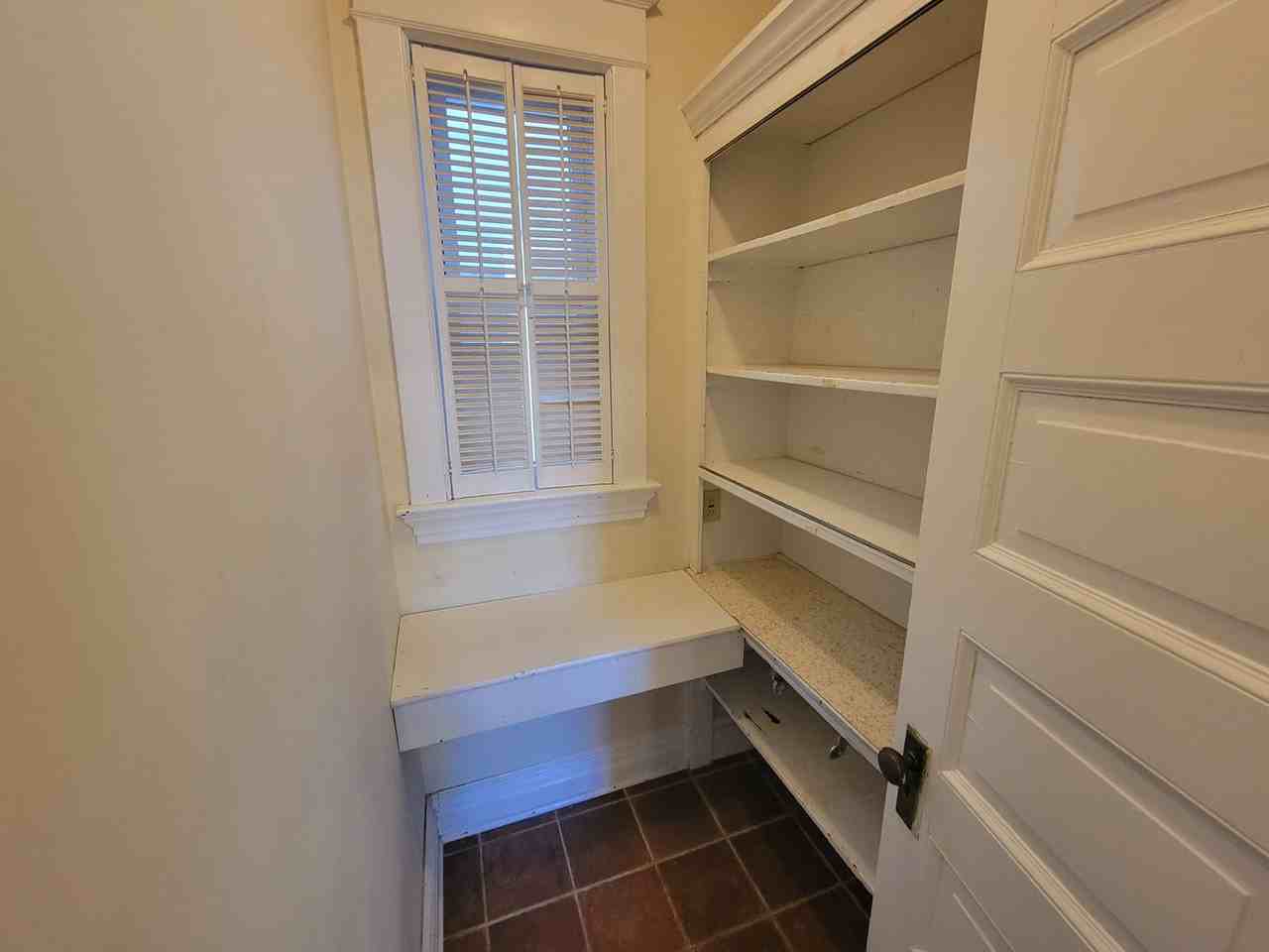 1823 E 6th St - Photo 5 of 26