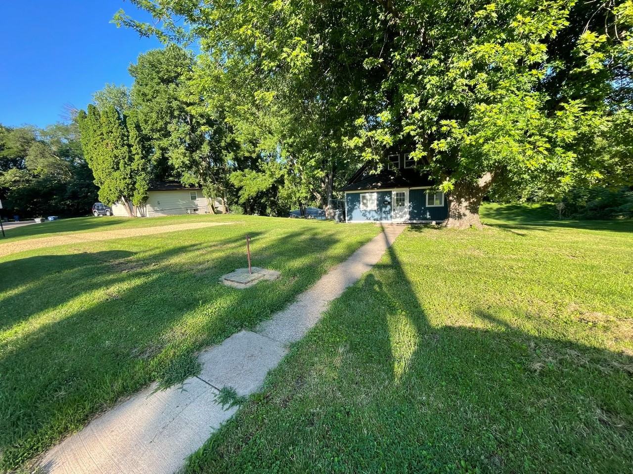 720 30th St - Photo 2 of 28