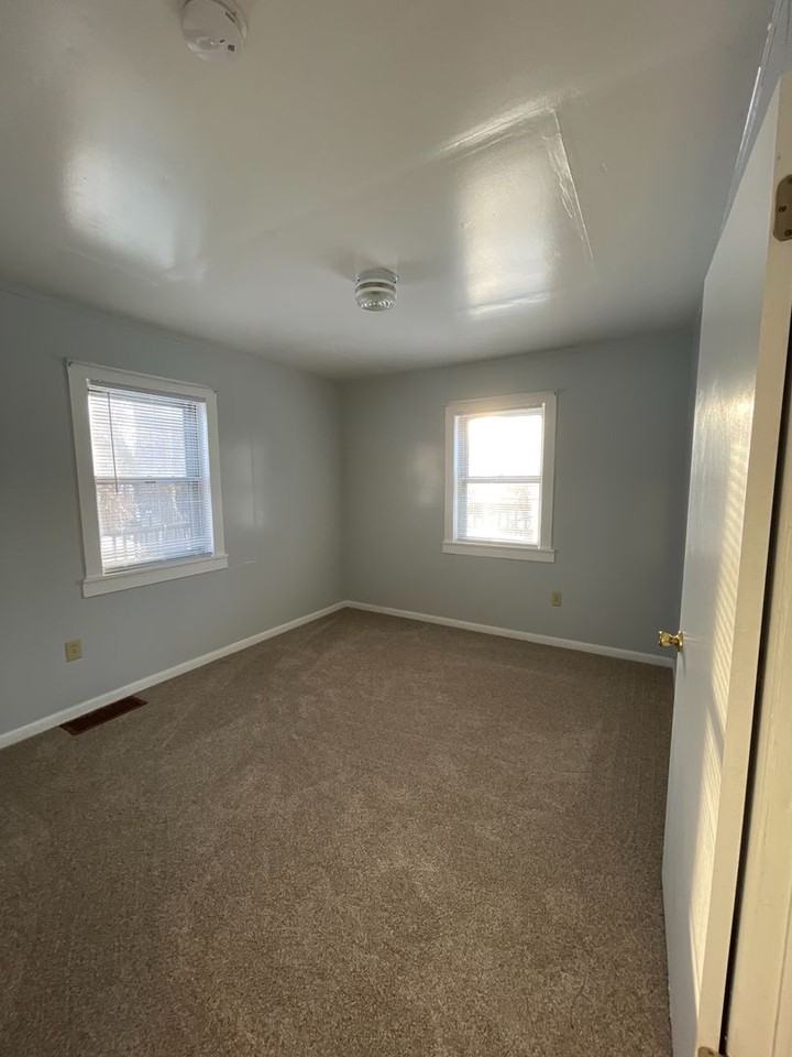 720 30th St - Photo 5 of 28