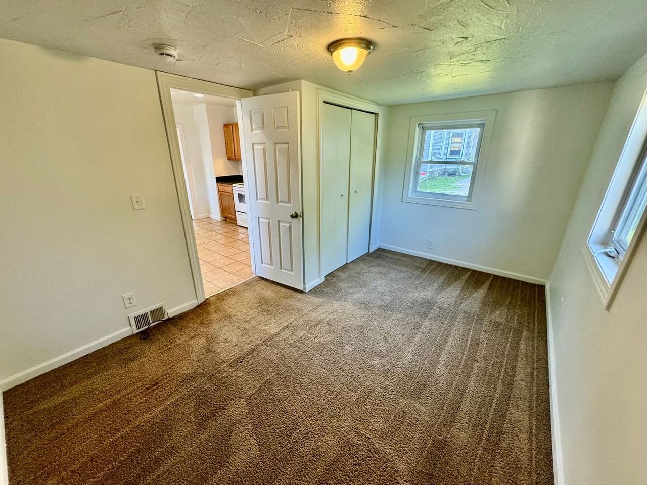 305 Perrin St - Photo 5 of 19