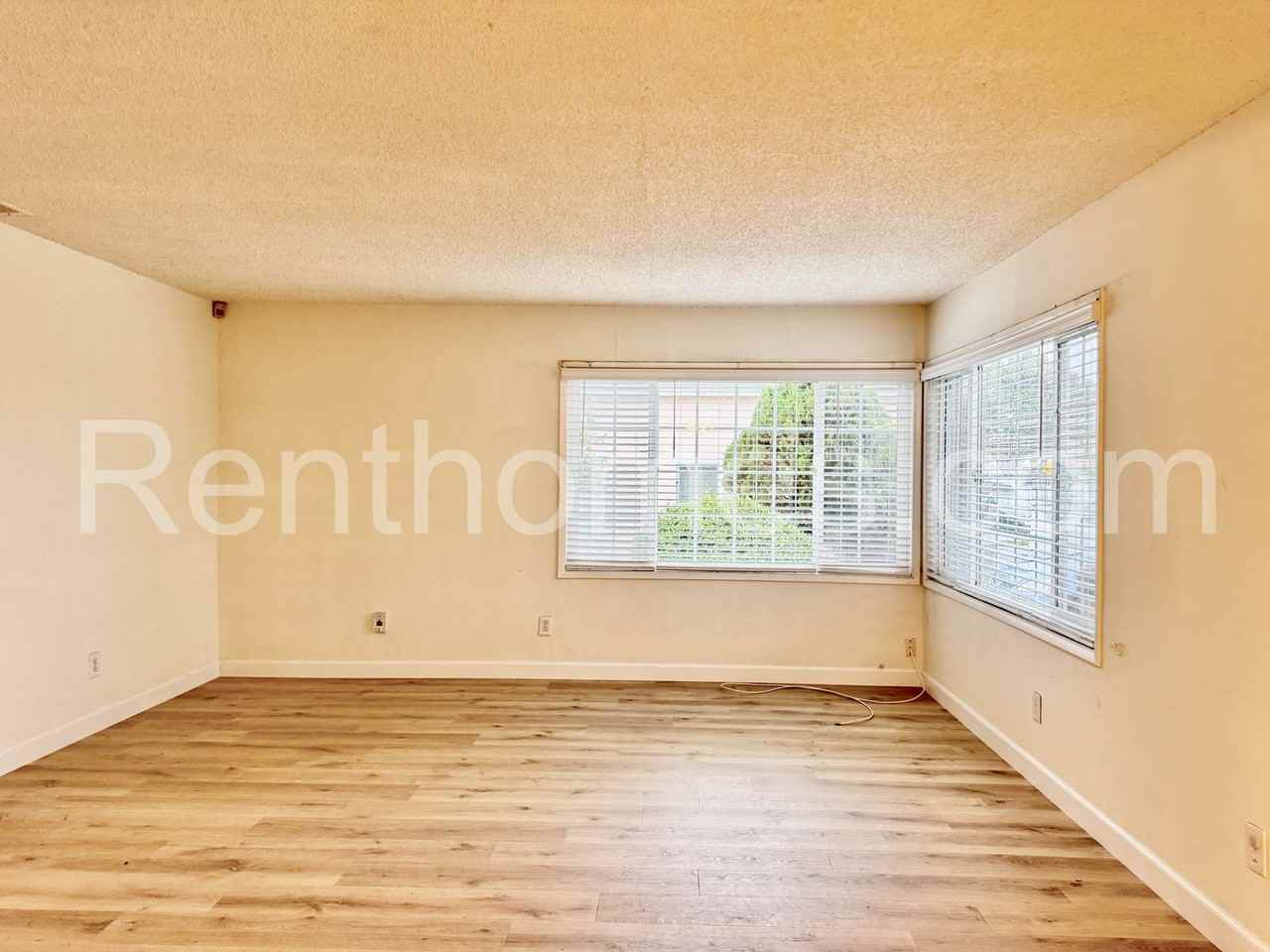 631 Colorado Ave - Photo 2 of 18