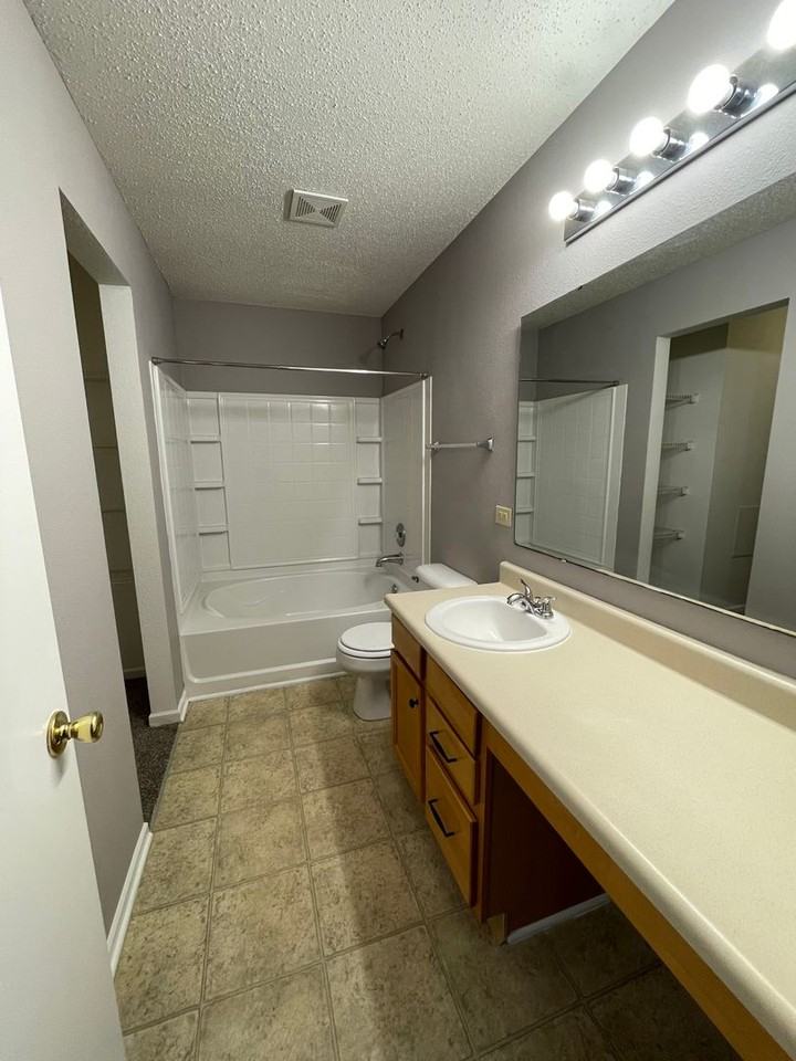 8226 Crackling Ln - Photo 5 of 19