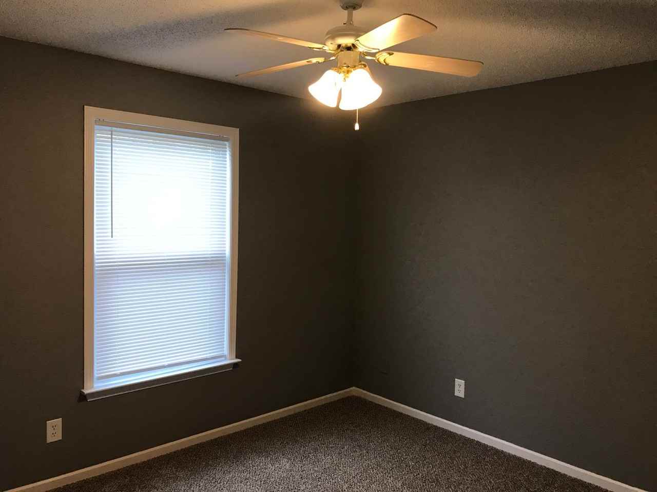 2194 Olympia Dr - Photo 4 of 13