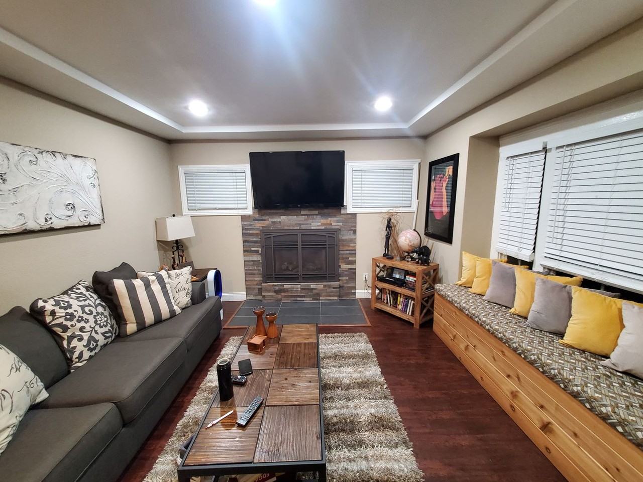 1063 32nd St - Photo 2 of 23