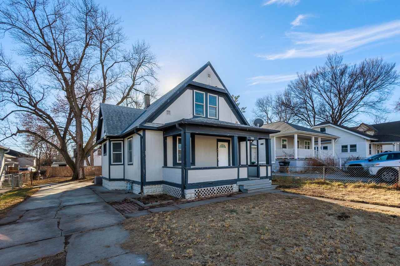 3163 Meredith Ave - Photo 3 of 19