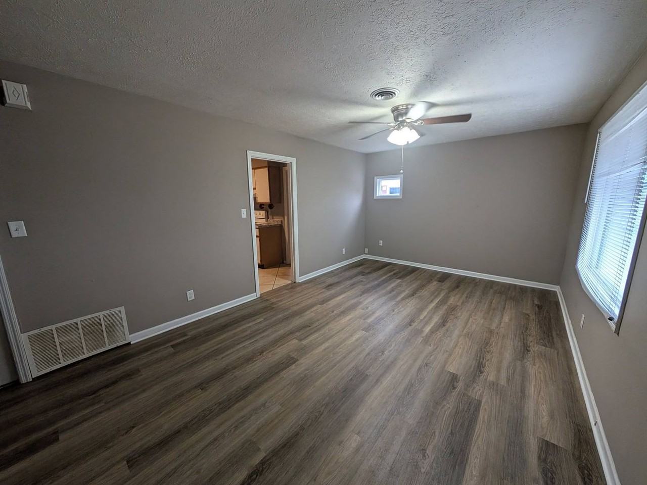 1618 Falke Dr - Photo 3 of 14