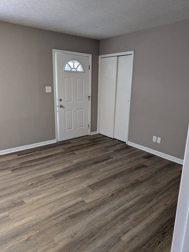 1618 Falke Dr - Photo 4 of 14