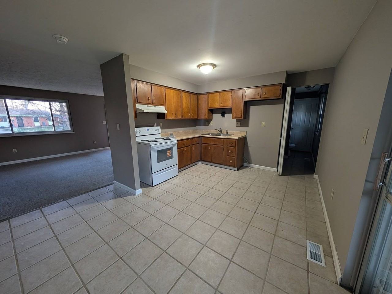 400 Lufkin Dr - Photo 5 of 15