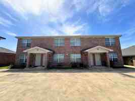 featured image of 805 Leifester Cir