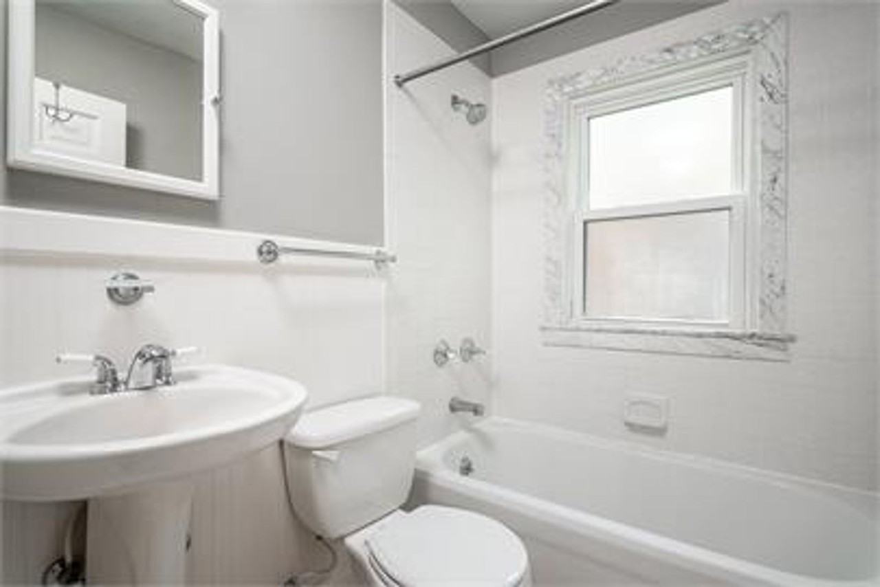 304 Fairlawn Rd - Photo 7 of 13