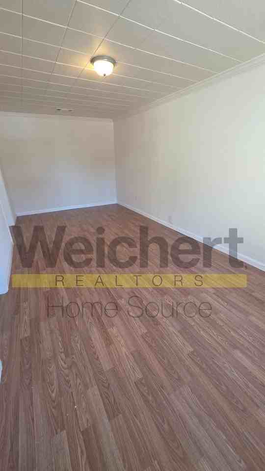 505 N 3rd St - Photo 2 of 8