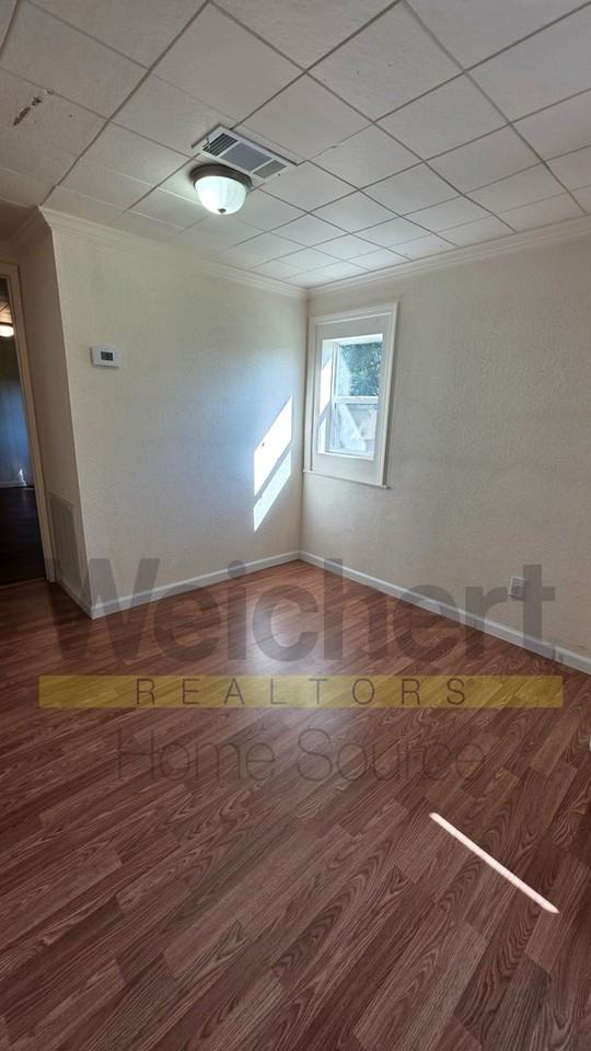 505 N 3rd St - Photo 7 of 8