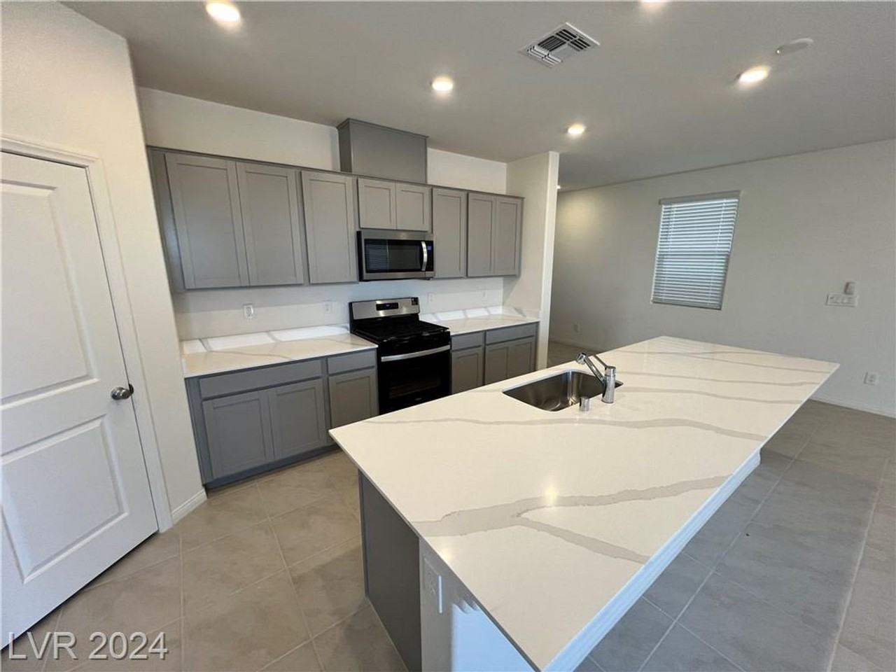 4172 Scarlet Cob Ave - Photo 6 of 21