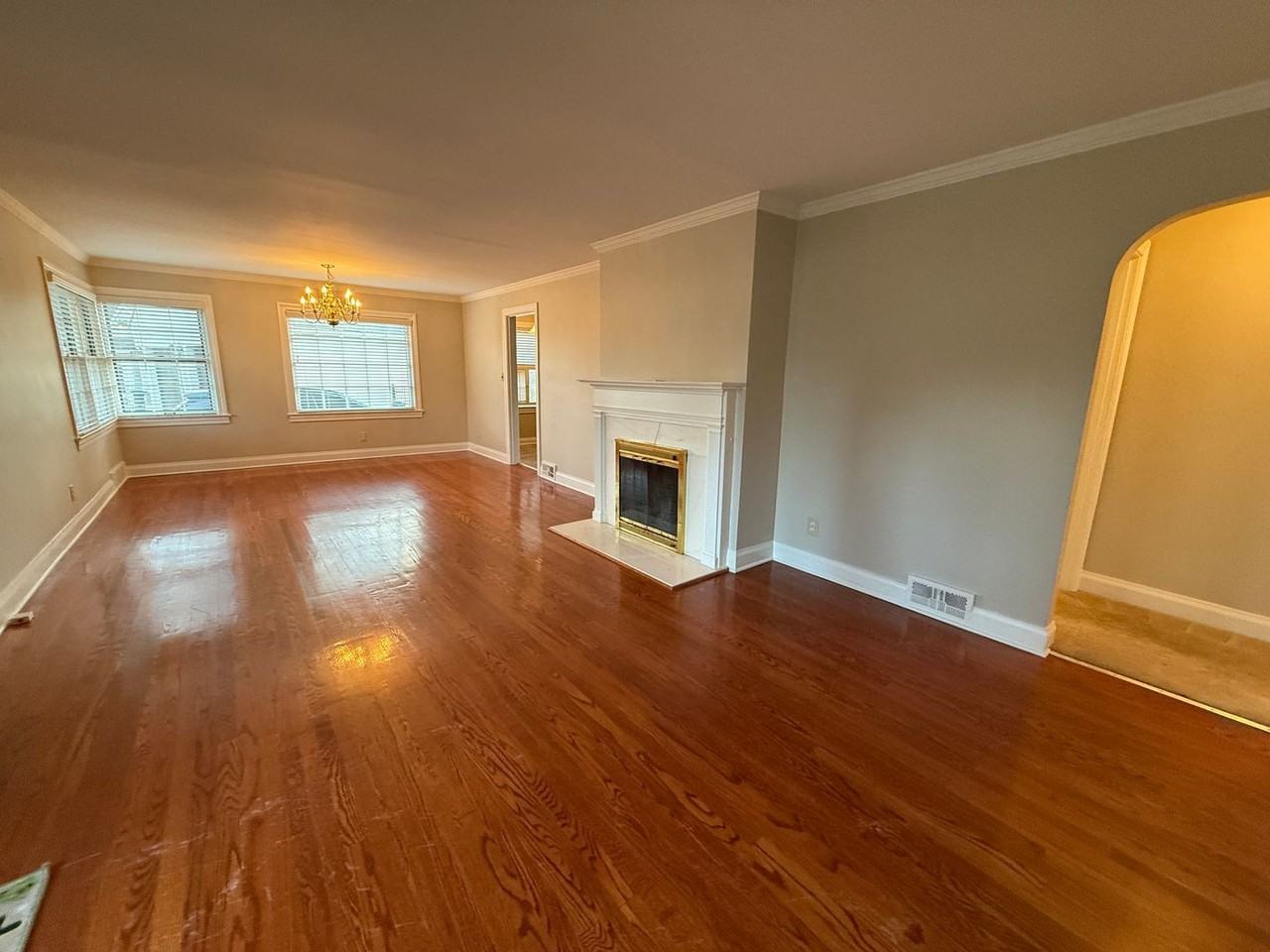 1236 Valley Dr - Photo 3 of 27