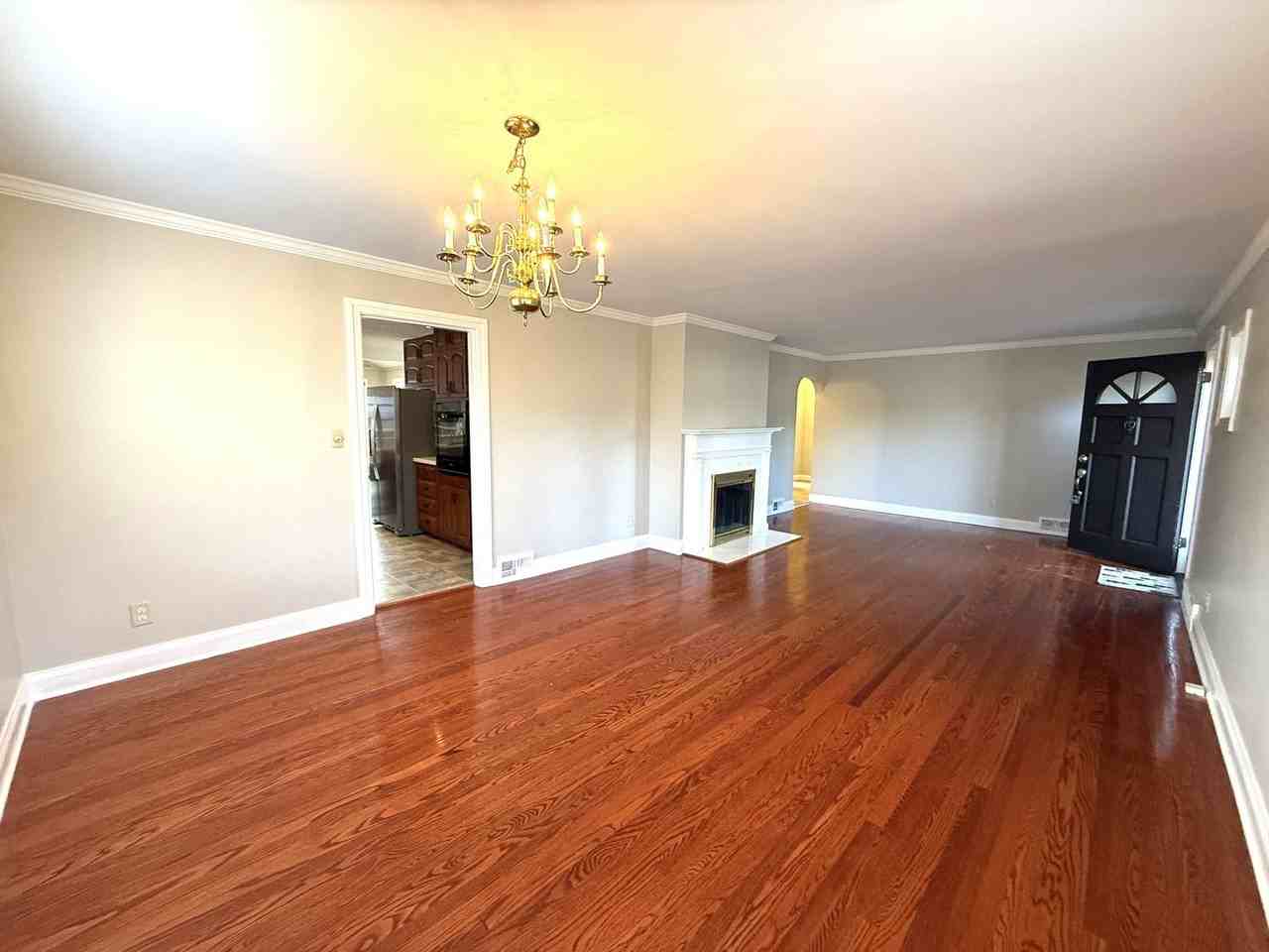 1236 Valley Dr - Photo 4 of 27