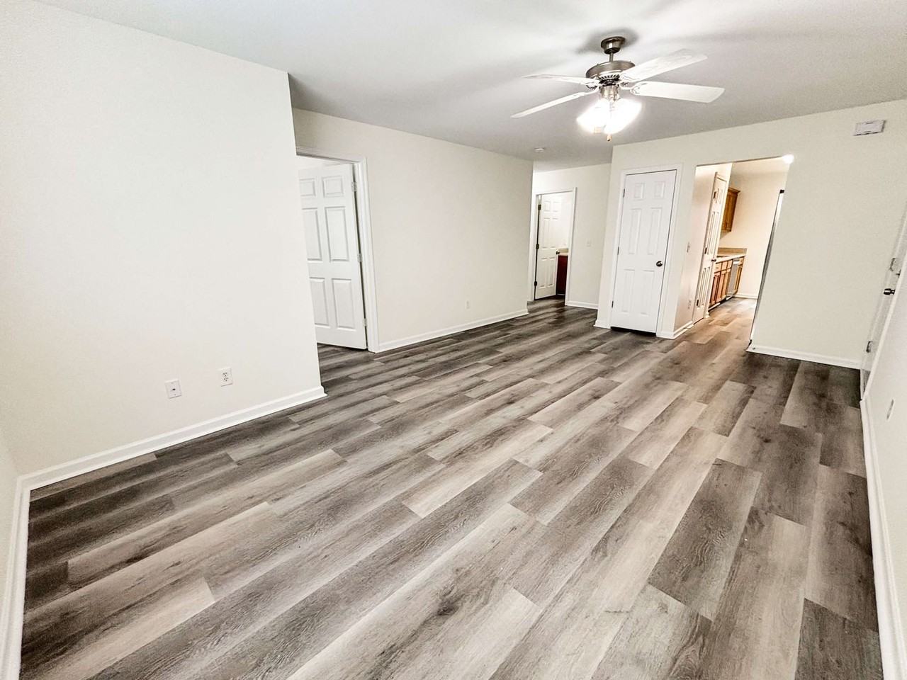1402 Stonehaven Cir #1402 - Photo 5 of 23