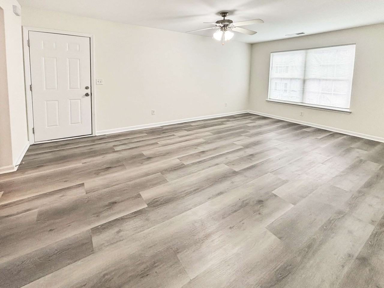 1402 Stonehaven Cir #1402 - Photo 6 of 23