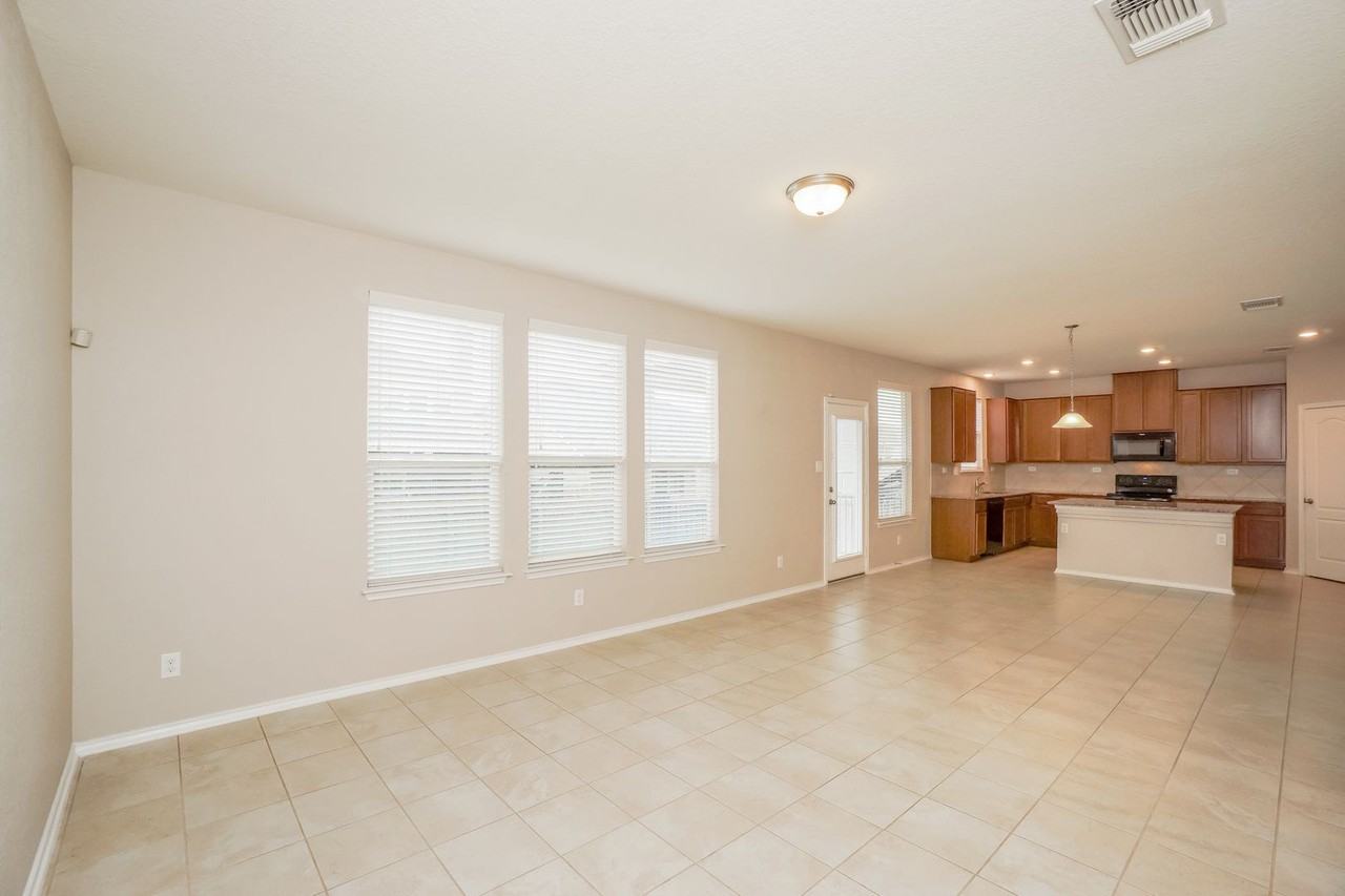 540 Landmark Gate - Photo 4 of 22