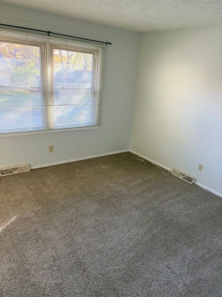 3431 N Stoneycrest Rd - Photo 7 of 13