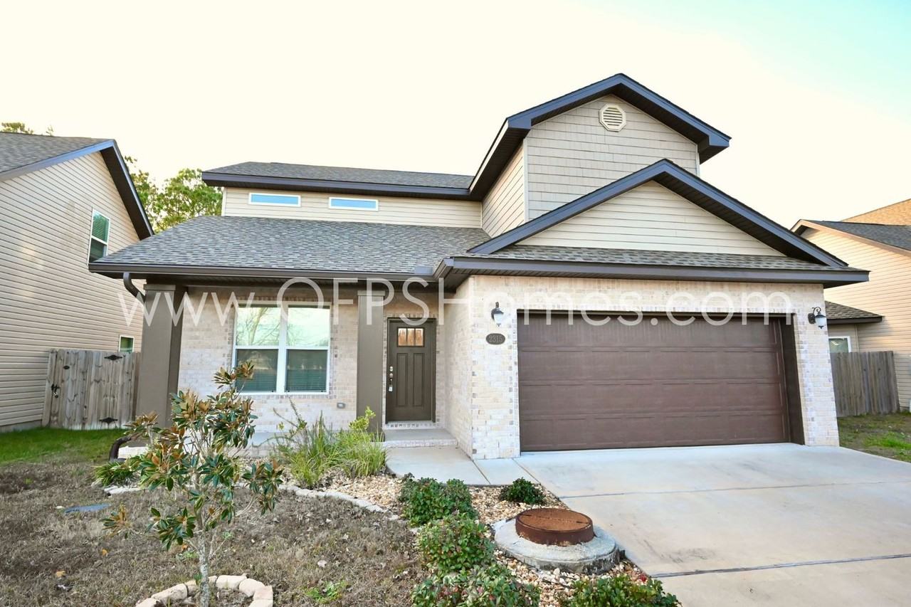 2315 Hadleigh Hills Ct - Photo 2 of 27